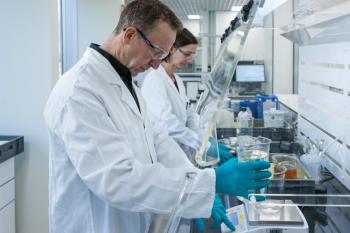 © Nicolas Thouvenin / TotalEnergies Lubmarine Lab operator at CRES TotalEnergies