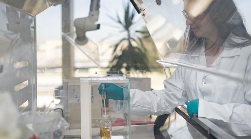 Laboratory worker