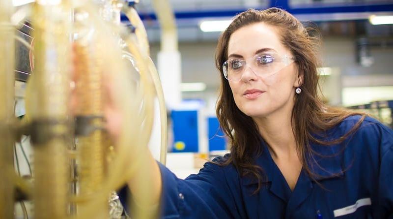Laboratory worker
