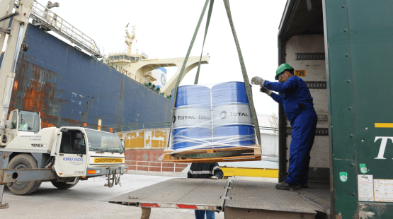 Dry bulk ship loading
