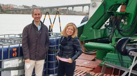 Repsol team on a marine lubricant barge in Spain