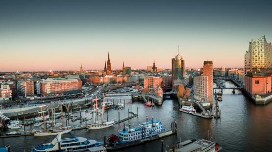 https://lubmarine.totalenergies.com/sites/default/files/event-images/Port%20-%20HAMBURG.jpeg